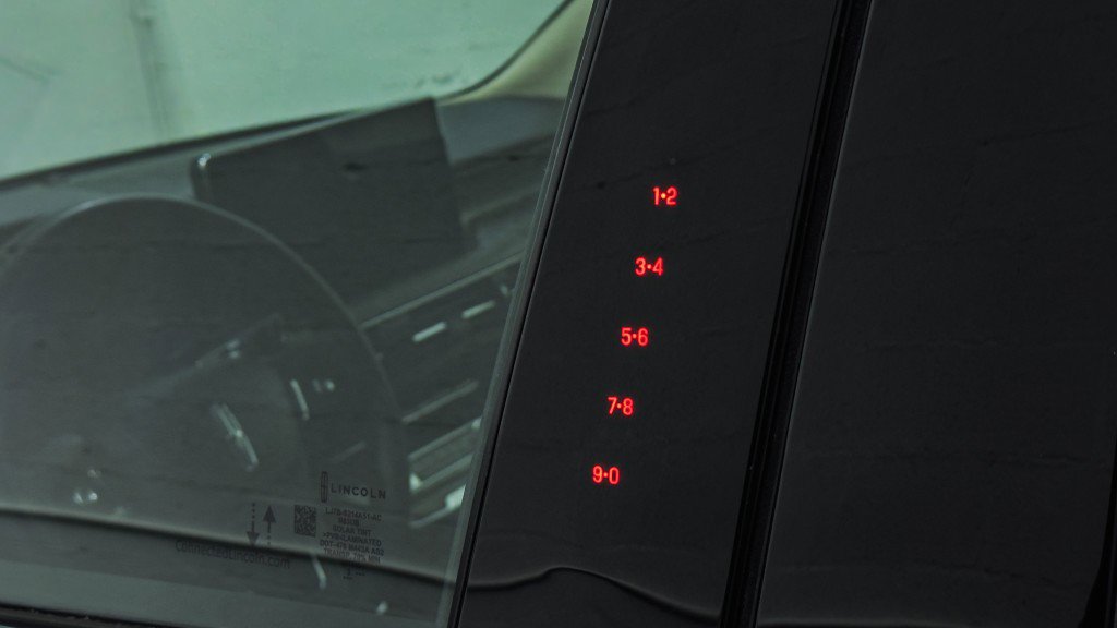 Used 2024 Lincoln Corsair AWD image 12