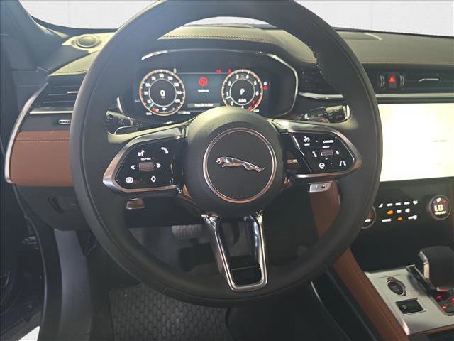 New 2026 Jaguar F-PACE R-Dynamic S image 18