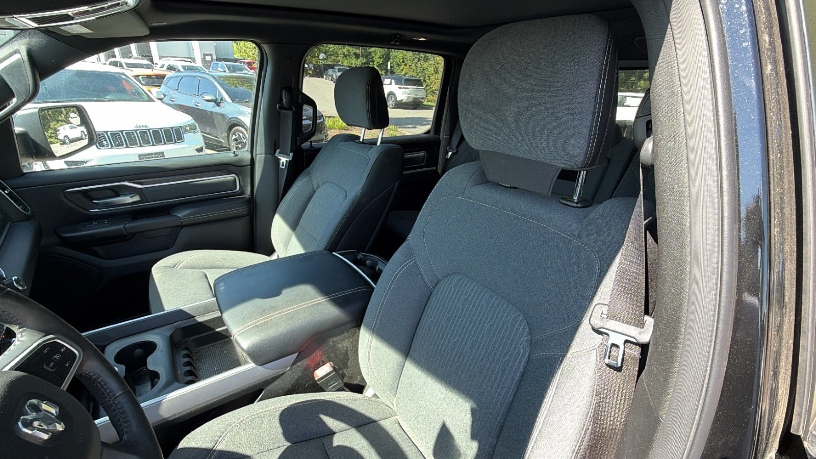 Used 2022 RAM 1500 Big Horn AWD/4WD image 17