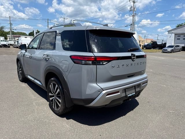 Used 2024 Nissan Pathfinder Platinum w/ Cargo Package AWD/4WD image 8
