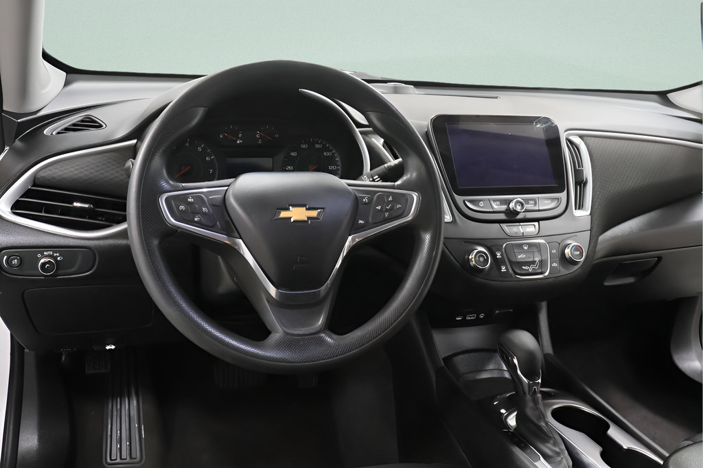 Used 2021 Chevrolet Malibu LS FWD image 9