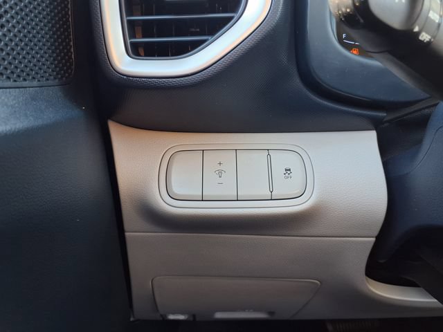 Used 2023 Hyundai Venue Limited FWD image 30