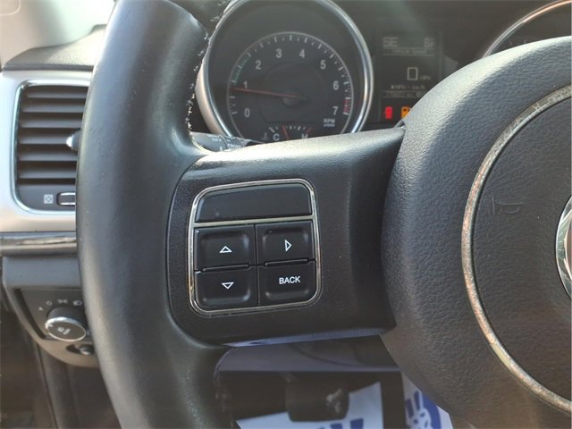 Used 2012 Jeep Grand Cherokee Laredo w/ Laredo E Group image 13