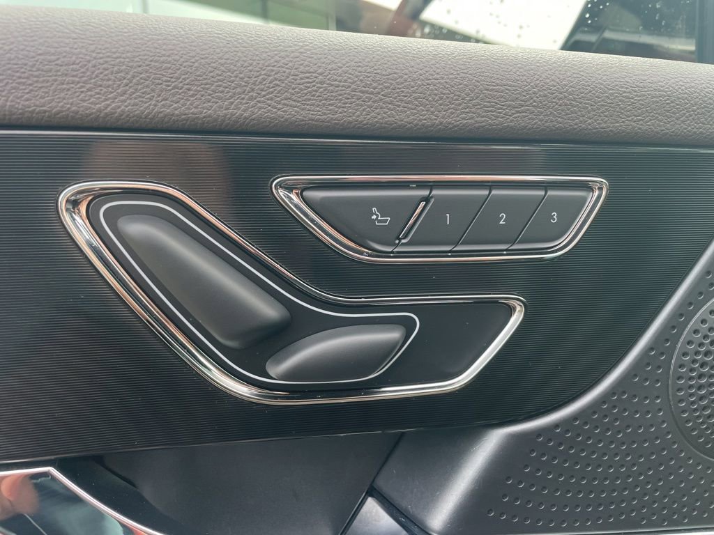 Used 2023 Lincoln Corsair Reserve w/ Rear Removable Package Tray image 30