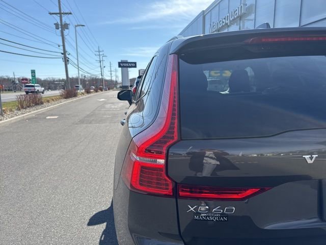 Certified 2025 Volvo XC60 B5 Plus image 10