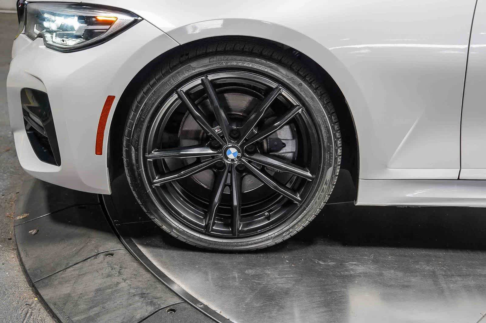 Used 2019 BMW 330i Sedan w/ M Sport Package RWD image 9