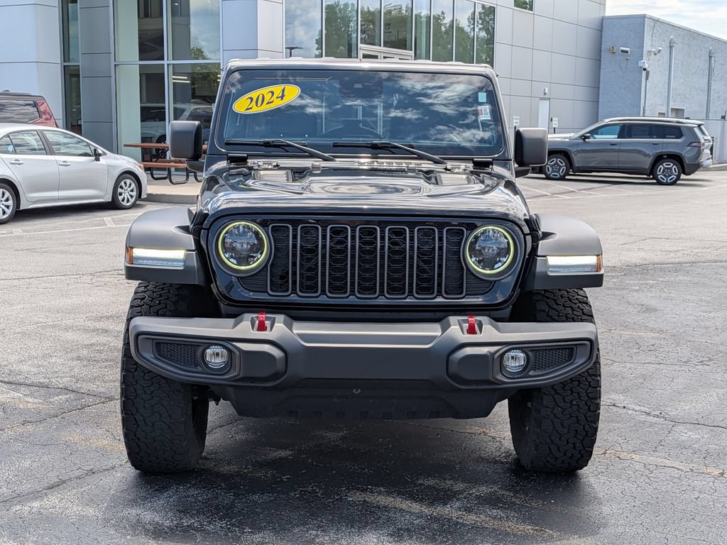 Used 2024 Jeep Wrangler Unlimited Rubicon AWD/4WD image 2