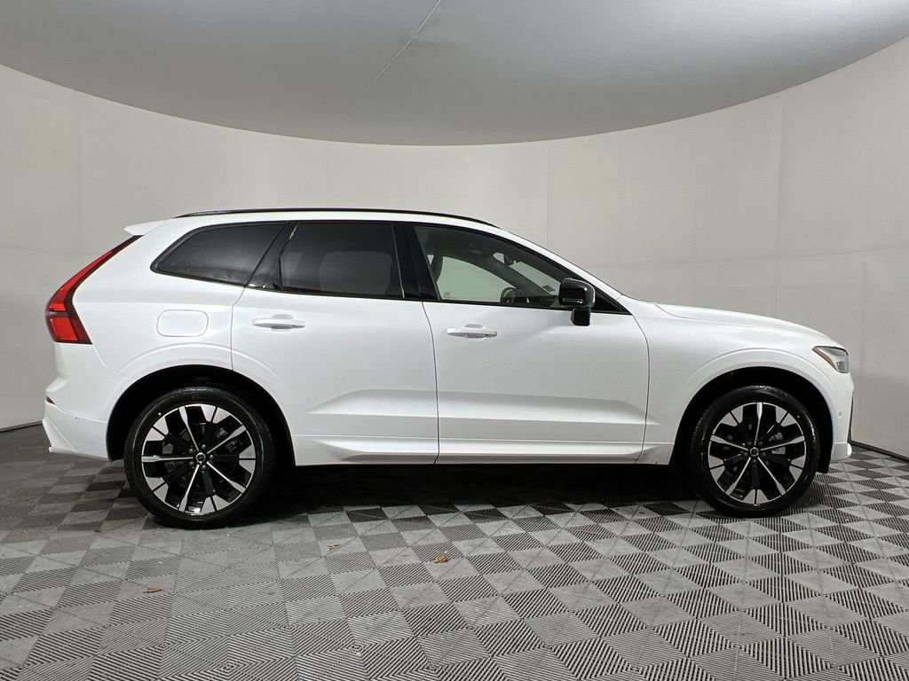New 2026 Volvo XC60 B5 Plus w/ Protection Package Premier image 9