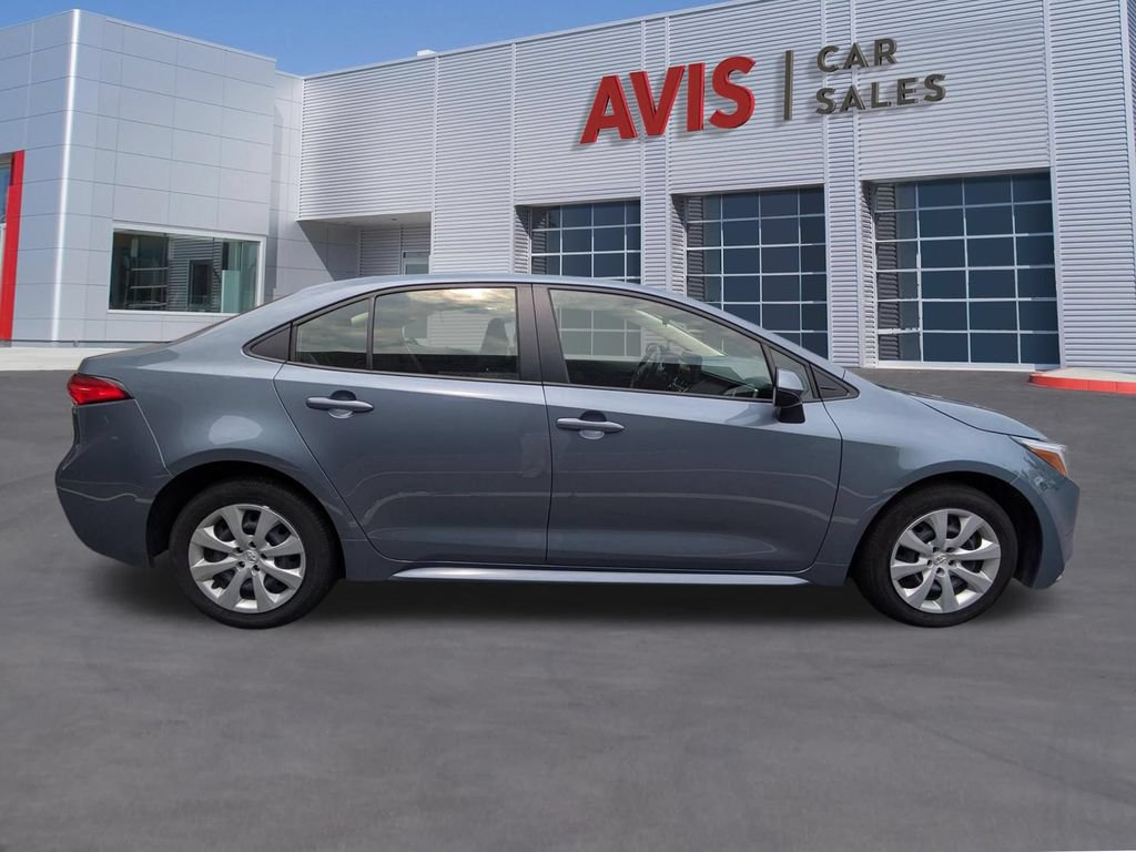 Used 2025 Toyota Corolla LE FWD image 5
