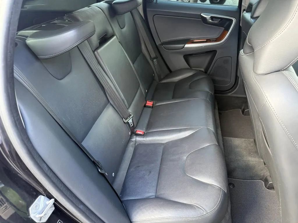Used 2017 Volvo XC60 T6 Inscription w/ Advanced Package AWD/4WD image 17