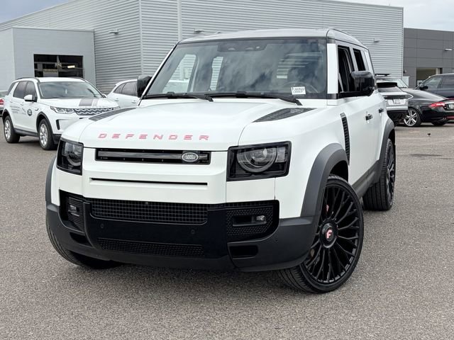 Used 2023 Land Rover Defender 110 SE image 3