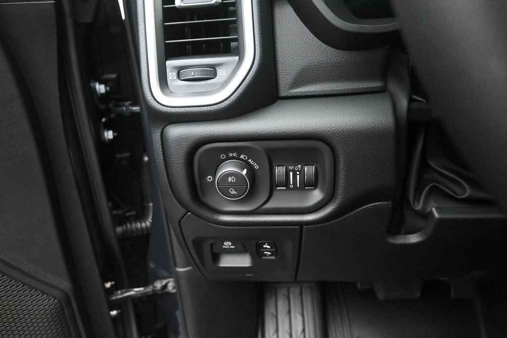 New 2026 RAM 1500 Big Horn AWD/4WD image 33