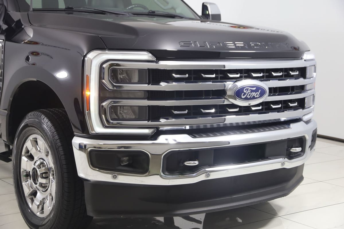 Used 2023 Ford F250 Lariat w/ Lariat Ultimate Package AWD/4WD image 39