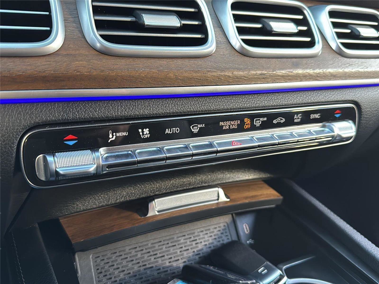 Used 2024 Mercedes-Benz GLE 450 4MATIC w/ Winter Package image 20