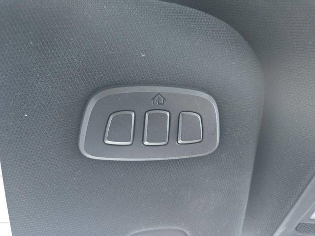 Used 2018 Lincoln Continental Select w/ Continental Climate Package image 28