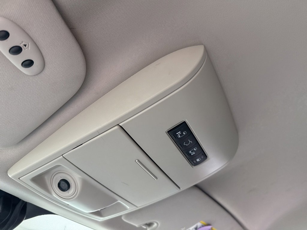 Used 2012 Chrysler Town & Country Touring-L w/ Entertainment Group #2 image 15