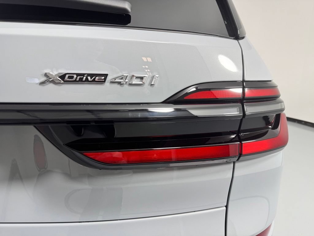 New 2027 BMW X7 xDrive40i w/ M Sport Package AWD/4WD image 7