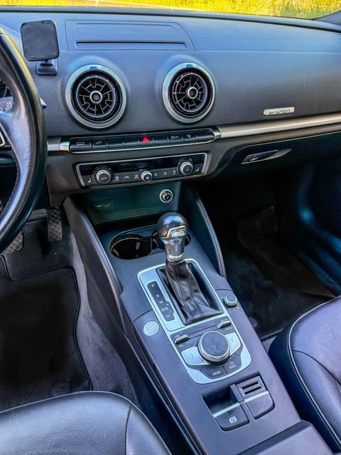 Used 2017 Audi A3 e-tron Premium image 7