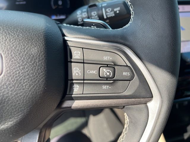 Used 2024 Jeep Grand Cherokee Limited w/ Trailer Tow Package AWD/4WD image 23