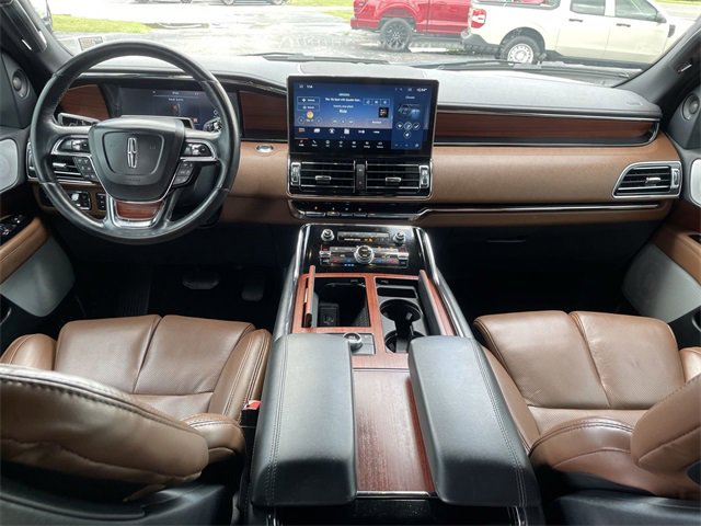 Used 2022 Lincoln Navigator Reserve image 12