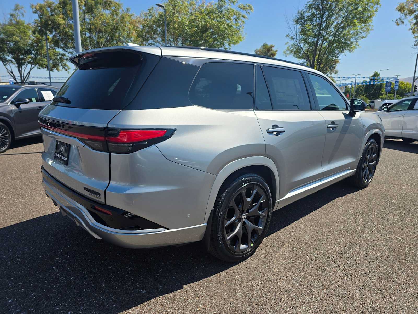 New 2026 Lexus TX 500h AWD image 3
