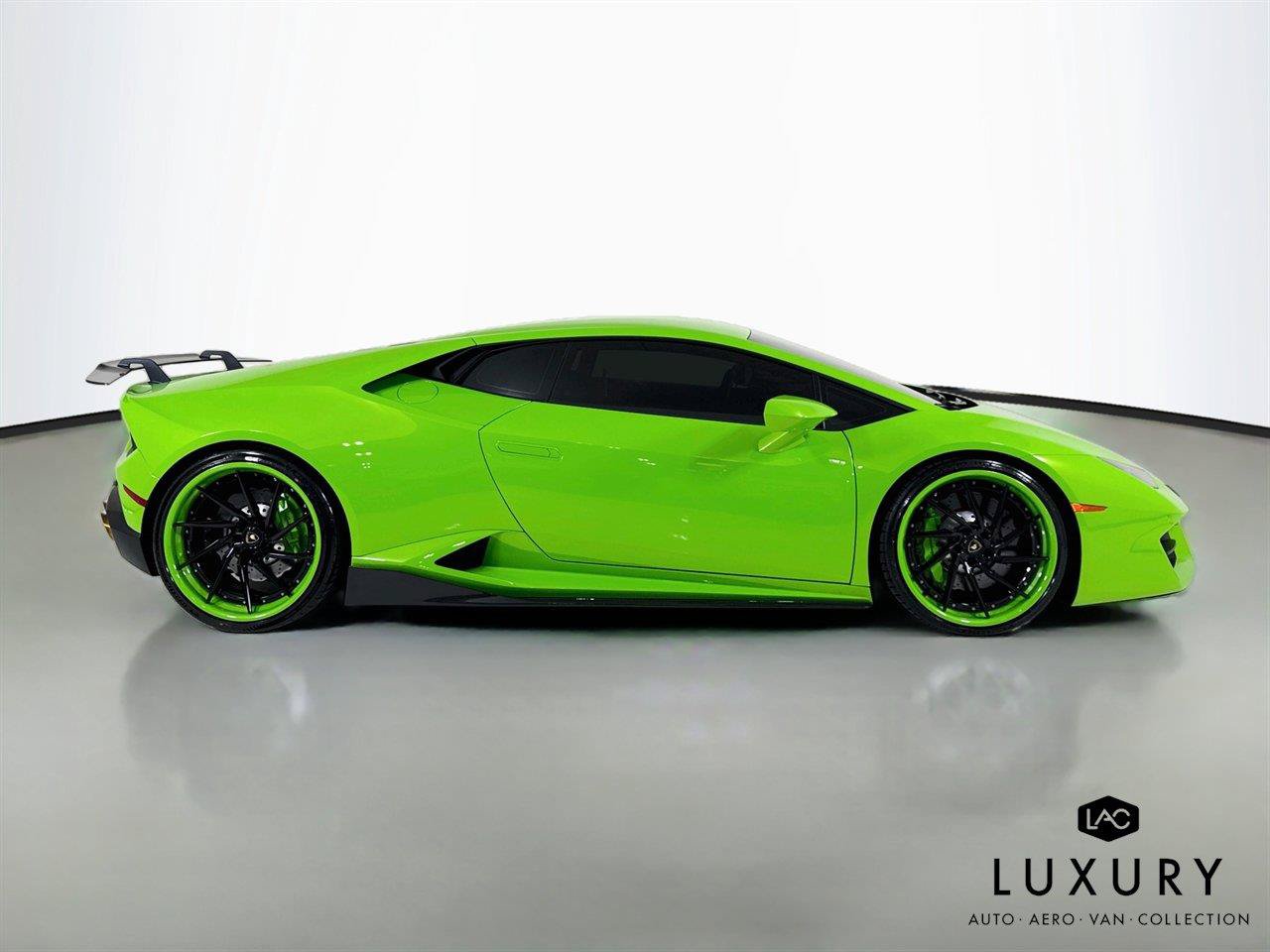 Used 2017 Lamborghini Huracan LP 580-2 RWD image 4