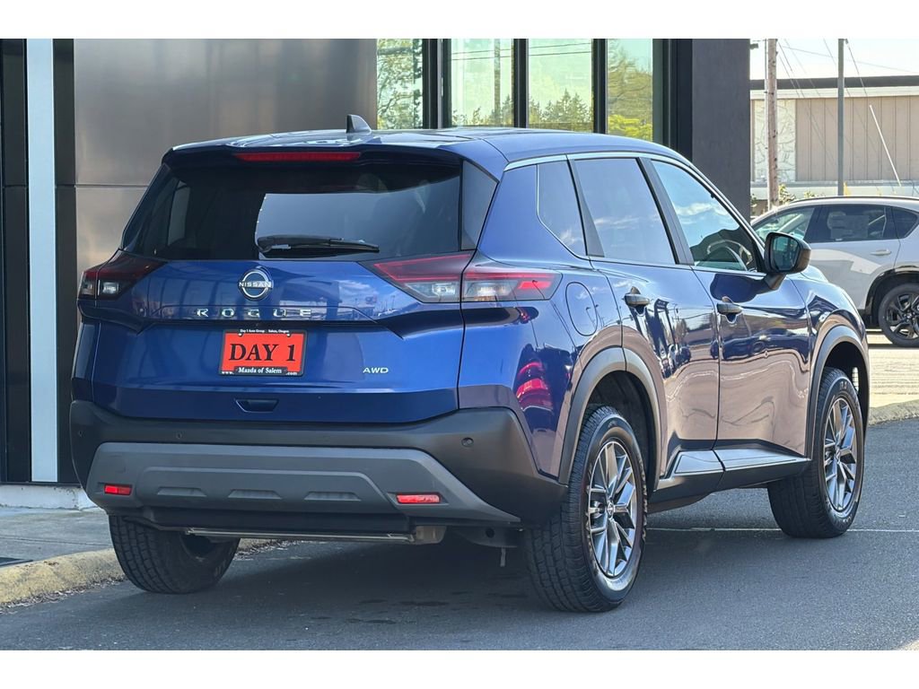 Used 2023 Nissan Rogue S image 5