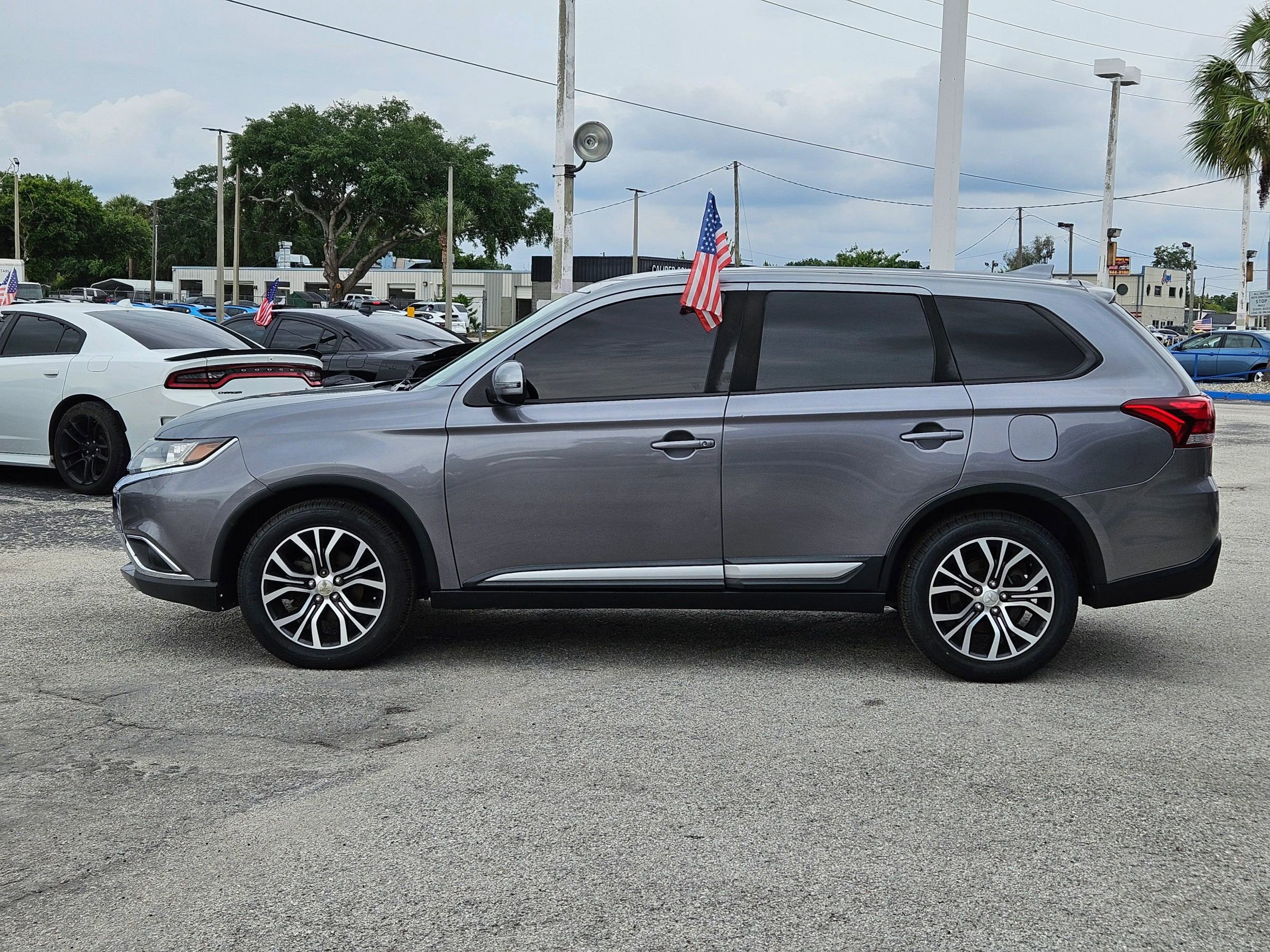 Used 2018 Mitsubishi Outlander SE FWD image 5