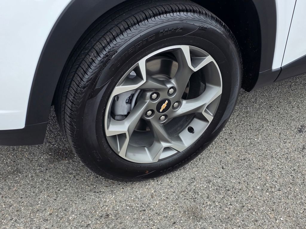 Used 2026 Chevrolet Trax LT FWD image 11