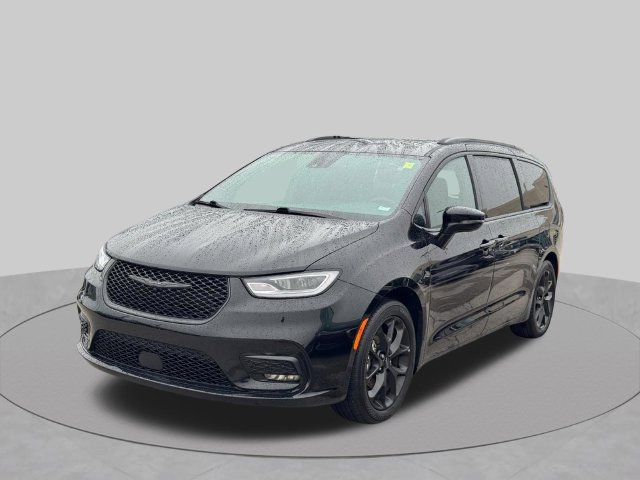 Used 2025 Chrysler Pacifica Limited FWD image 9