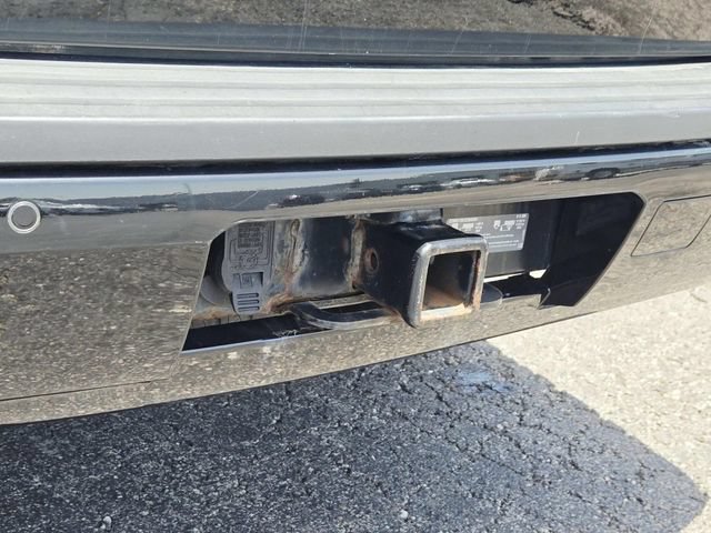 Used 2015 Chevrolet Suburban LT RWD image 14