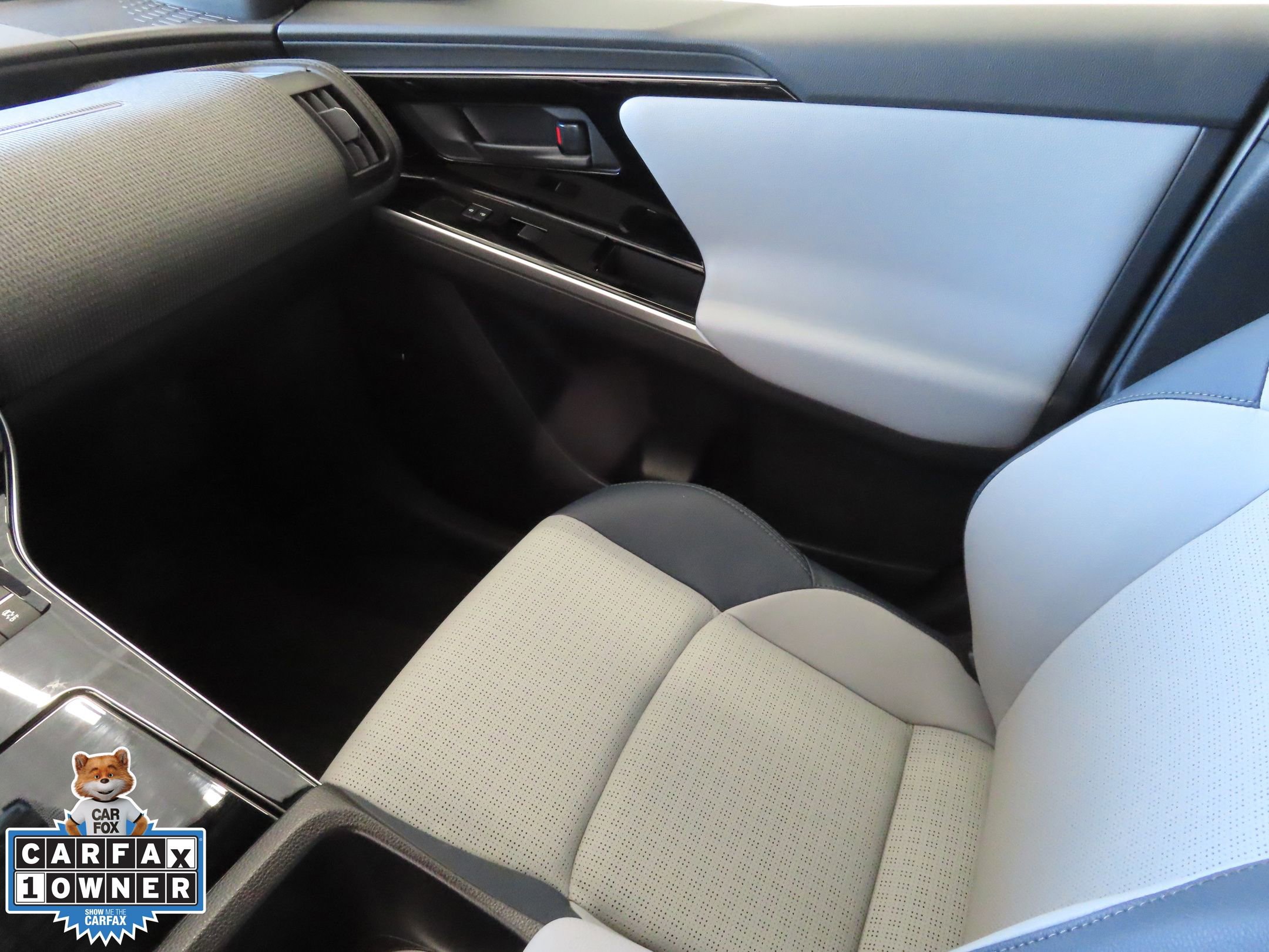 Used 2025 Subaru Solterra Limited image 21