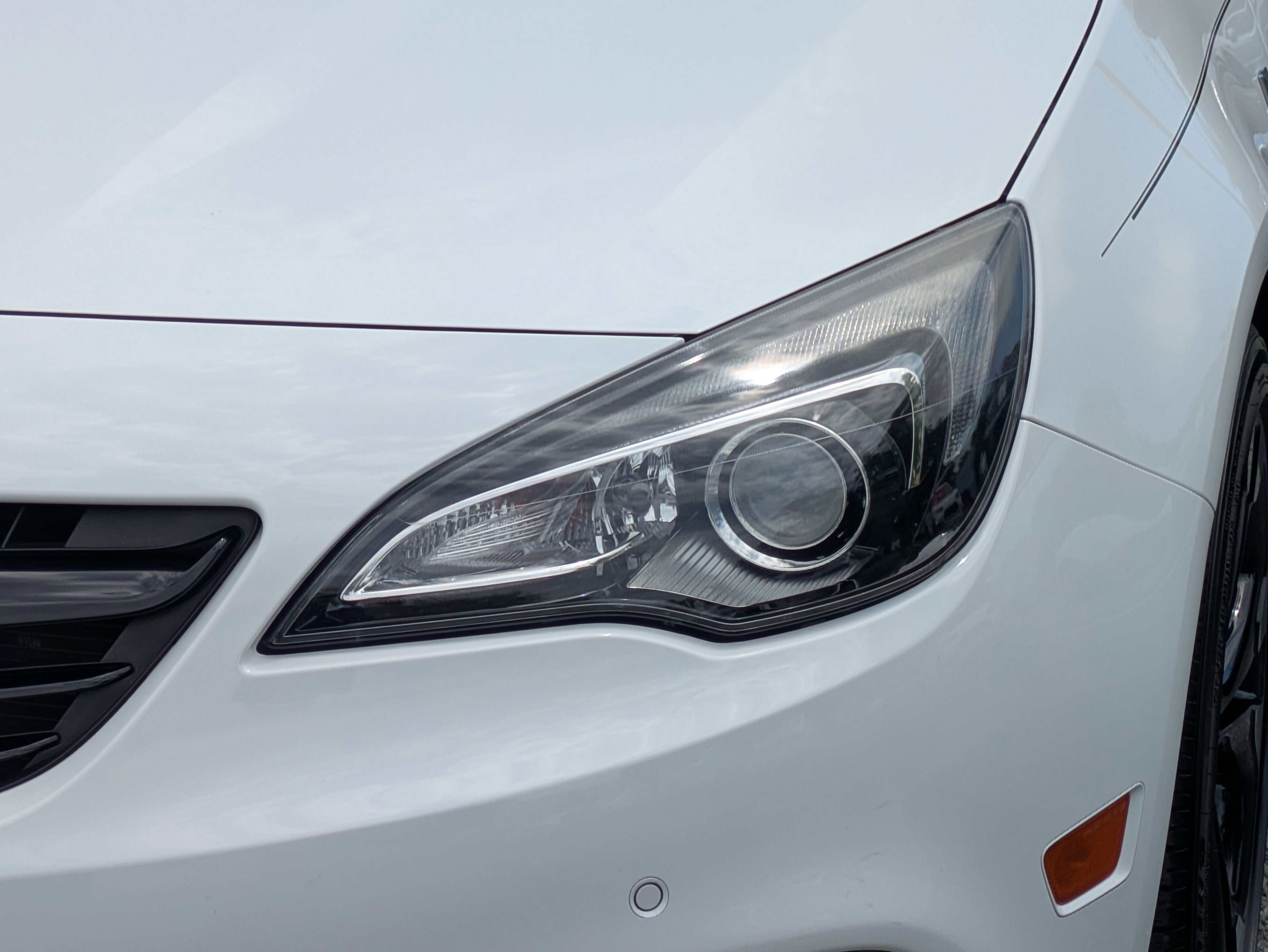 Used 2018 Buick Cascada Sport Touring w/ Dark Effects Package FWD image 10