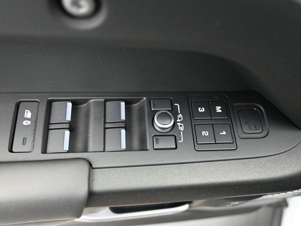 Used 2022 Land Rover Defender 110 V8 image 22