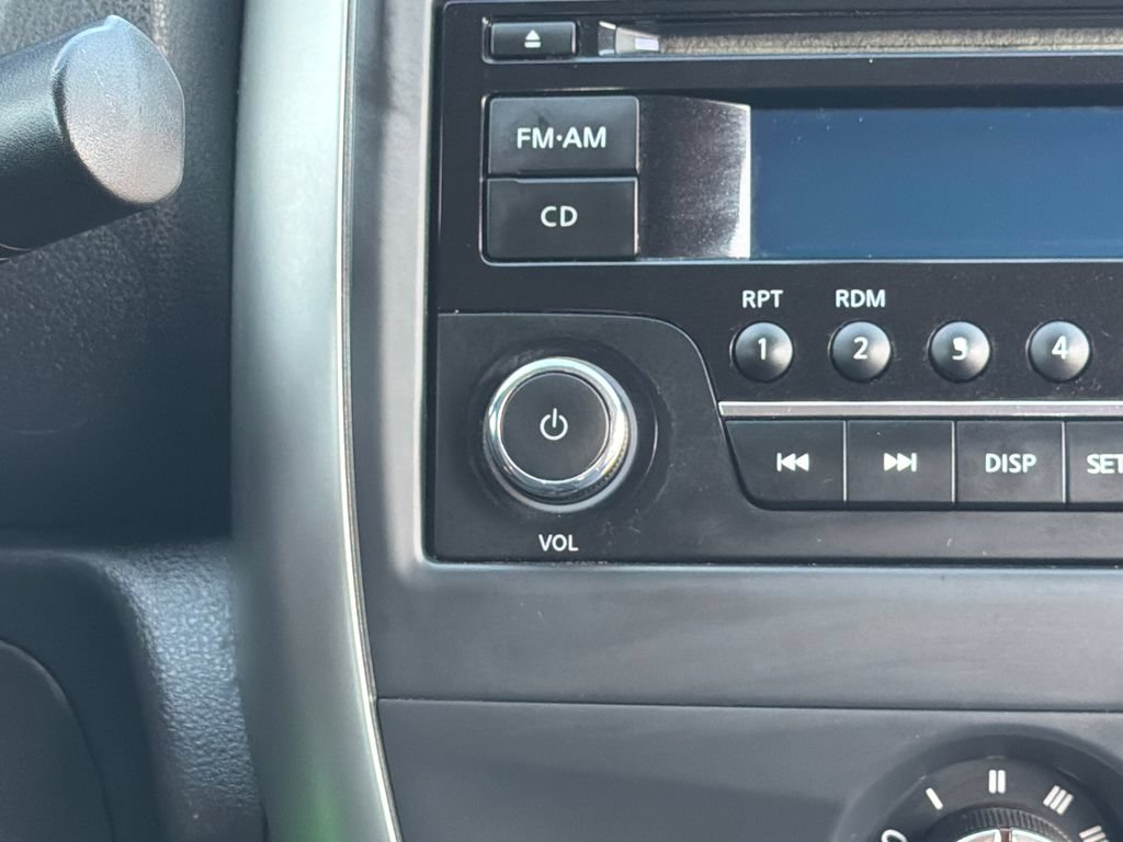 Used 2016 Nissan Versa SV w/ SV Appearance Package FWD image 14