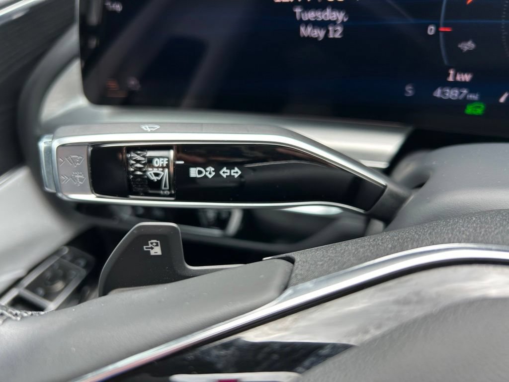 Used 2025 Cadillac Lyriq Sport RWD image 54