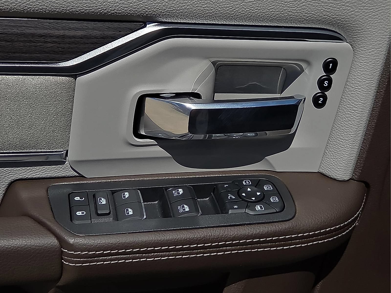 New 2026 RAM 2500 Laramie AWD/4WD image 13