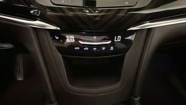 Used 2022 Cadillac XT6 Premium Luxury w/ Technology Package AWD/4WD image 22