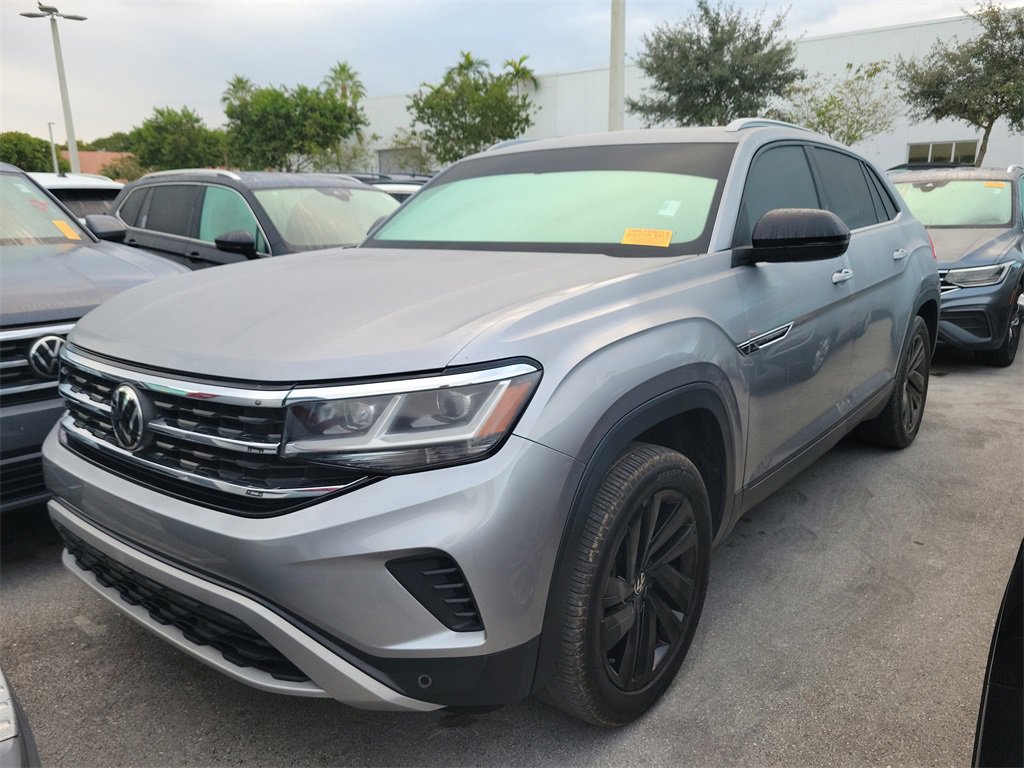 Used 2022 Volkswagen Atlas Cross Sport SE image 2
