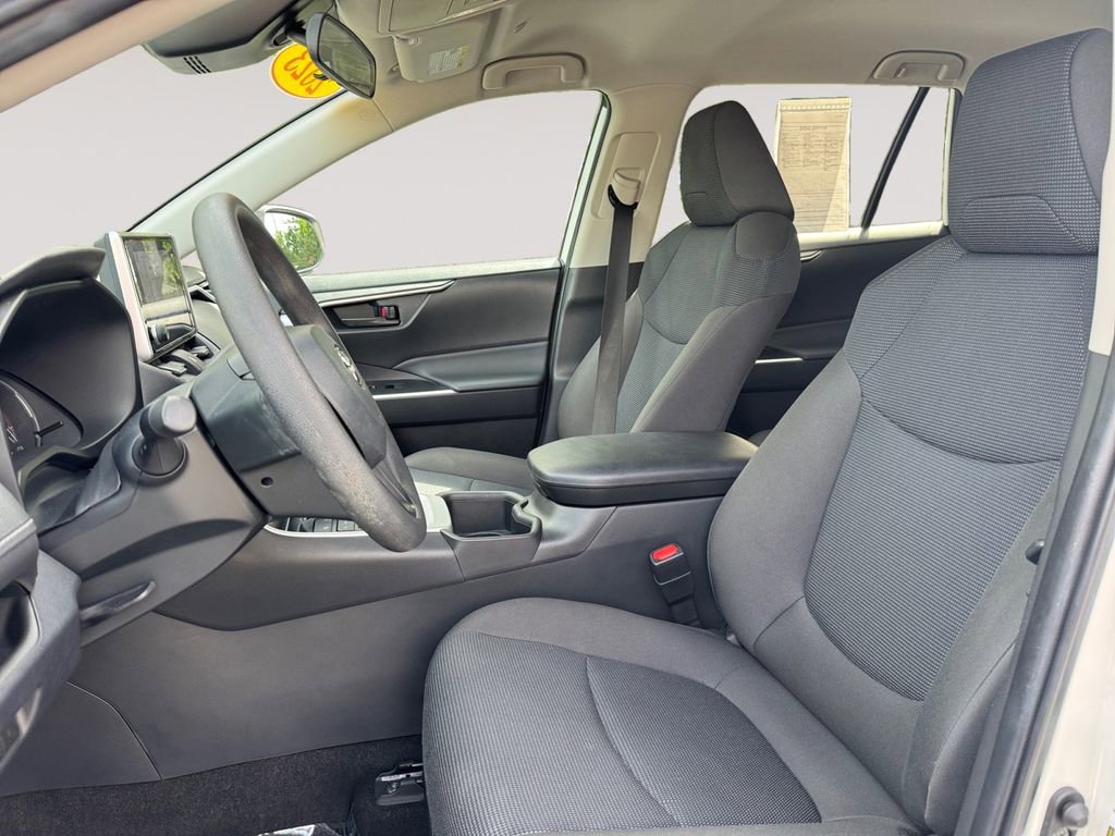 Used 2023 Toyota RAV4 LE FWD image 9