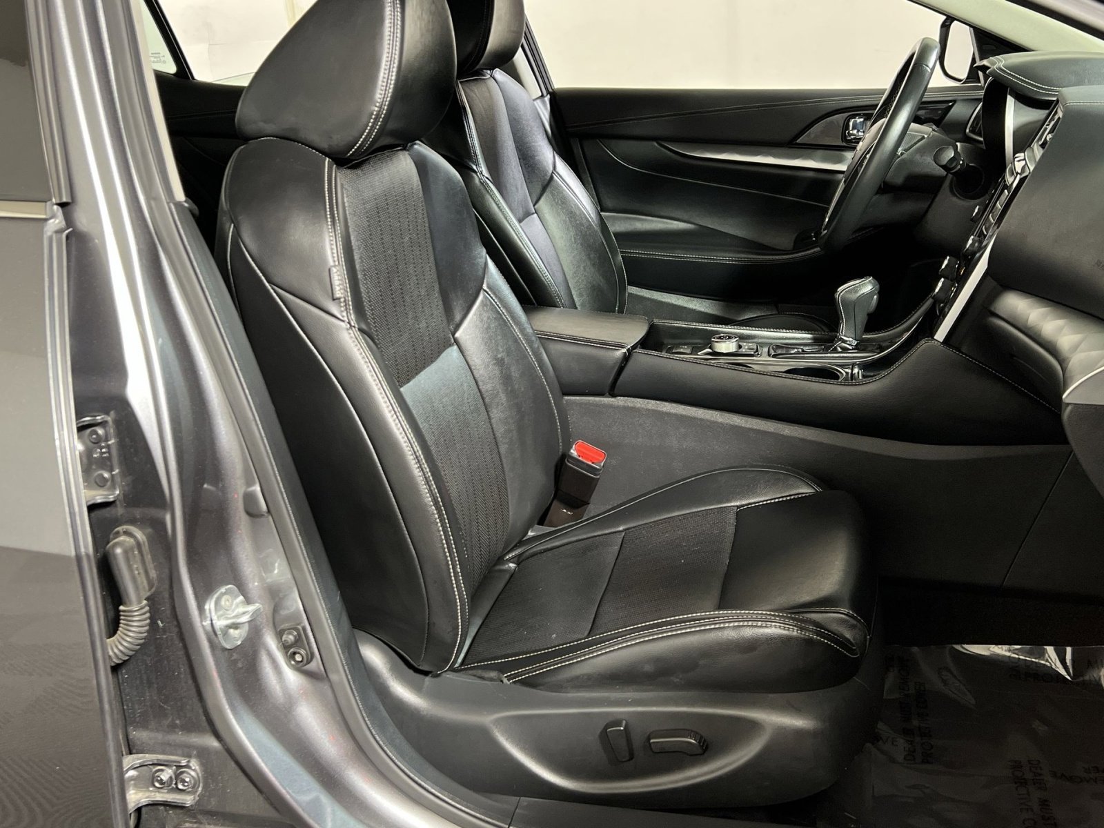 Used 2023 Nissan Maxima SV w/ Floor Mat Group image 25