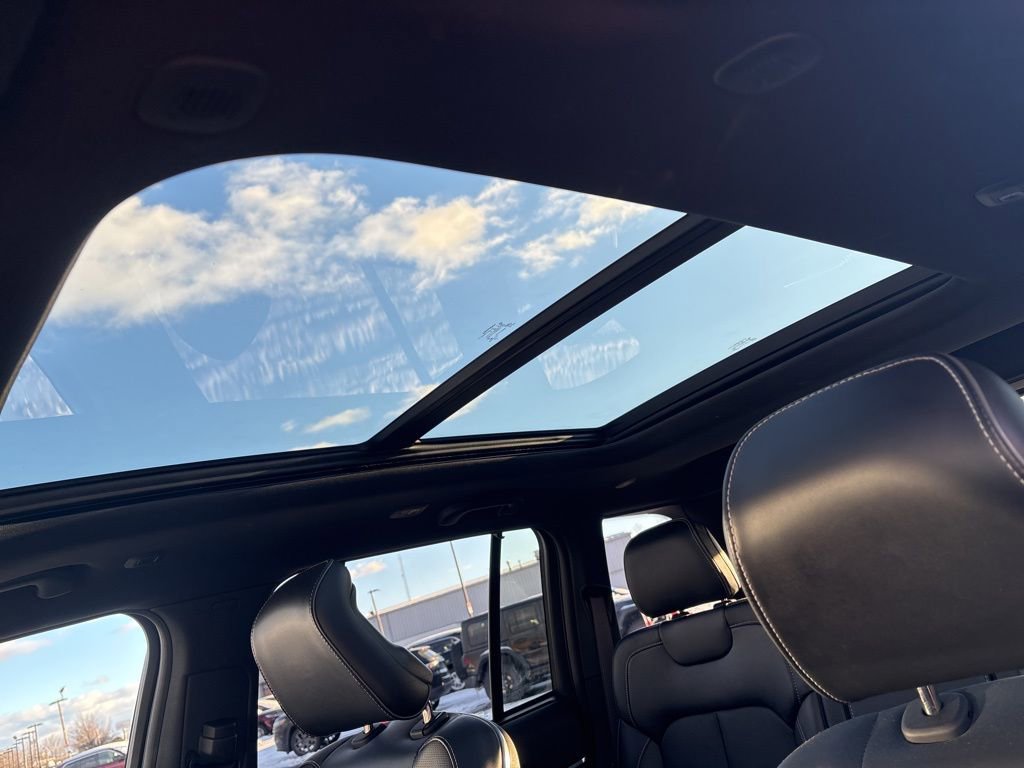 Certified 2023 Jeep Grand Cherokee Overland w/ Luxury Tech Group IV image 28