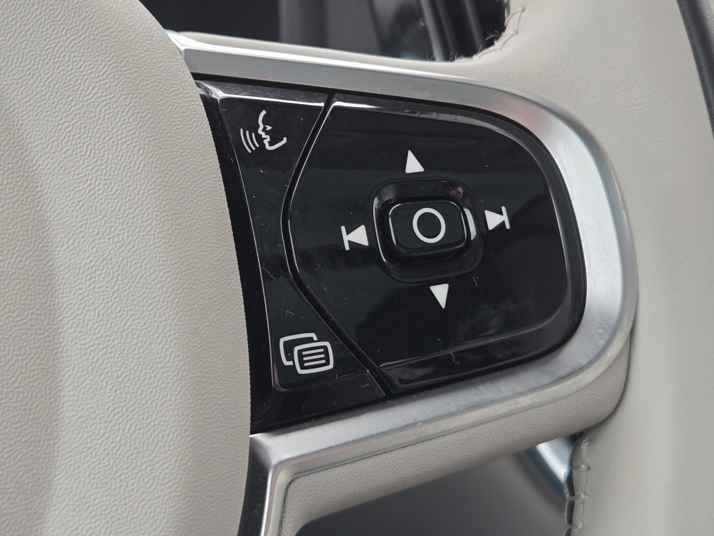 Certified 2024 Volvo V60 B5 Cross Country Plus image 21