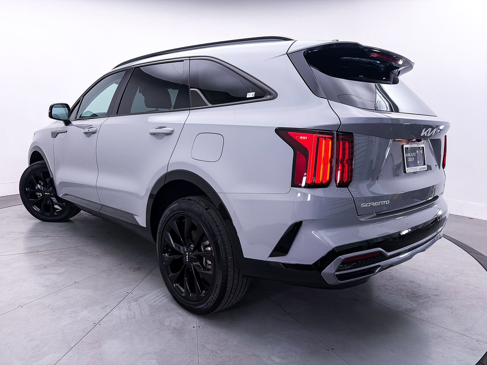 Used 2023 Kia Sorento SX AWD/4WD image 2