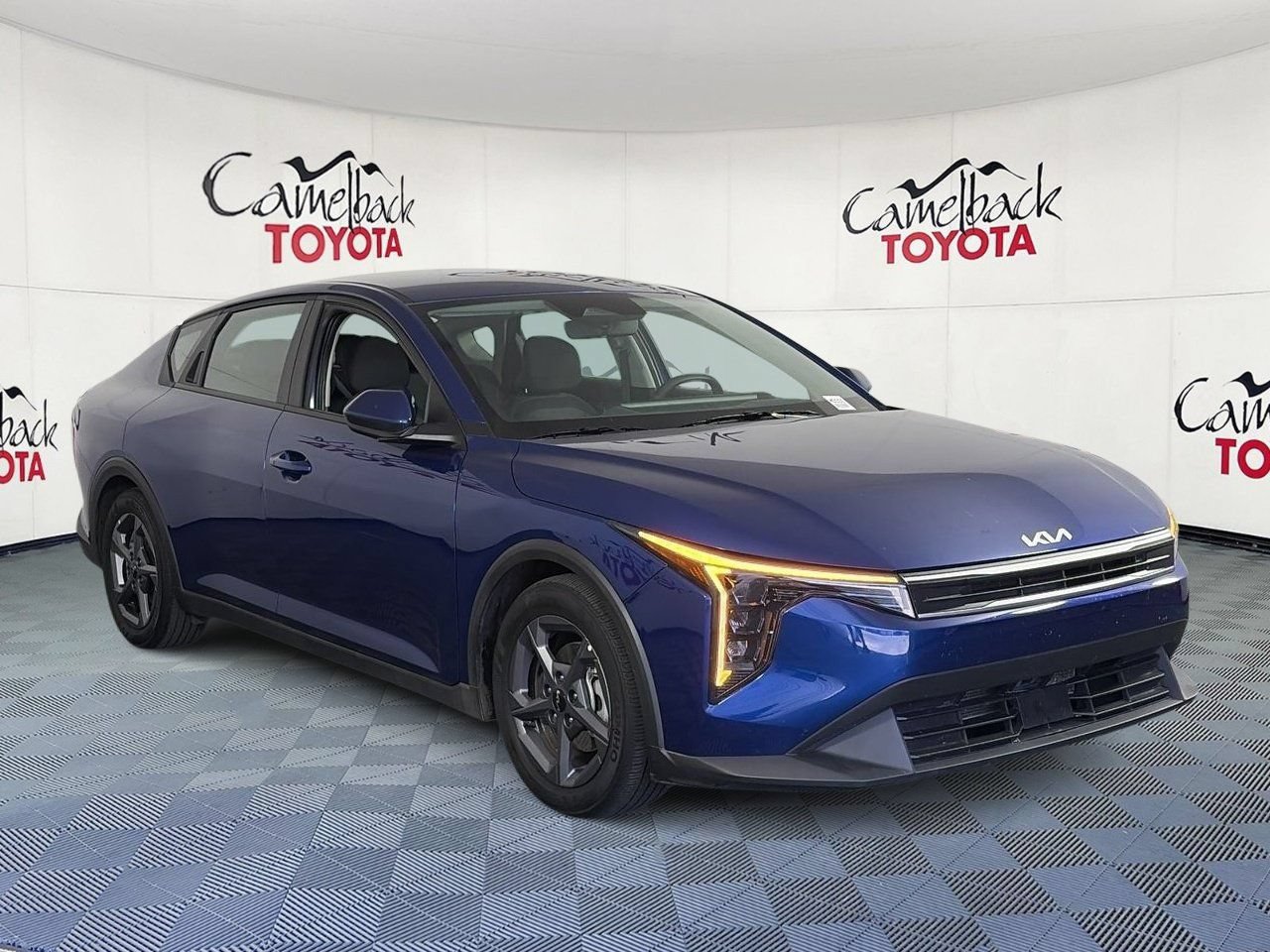 Used 2025 Kia K4 FWD image 3