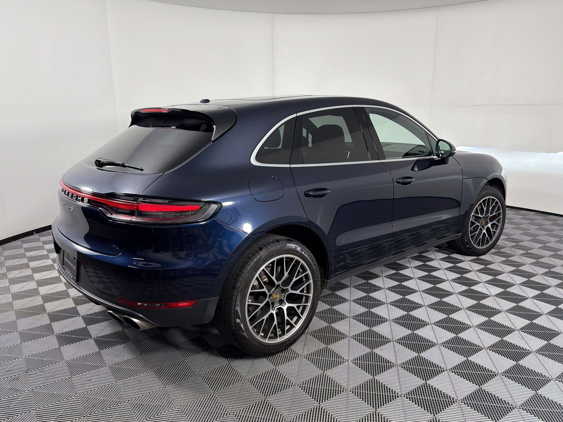 Certified 2019 Porsche Macan S AWD/4WD image 9
