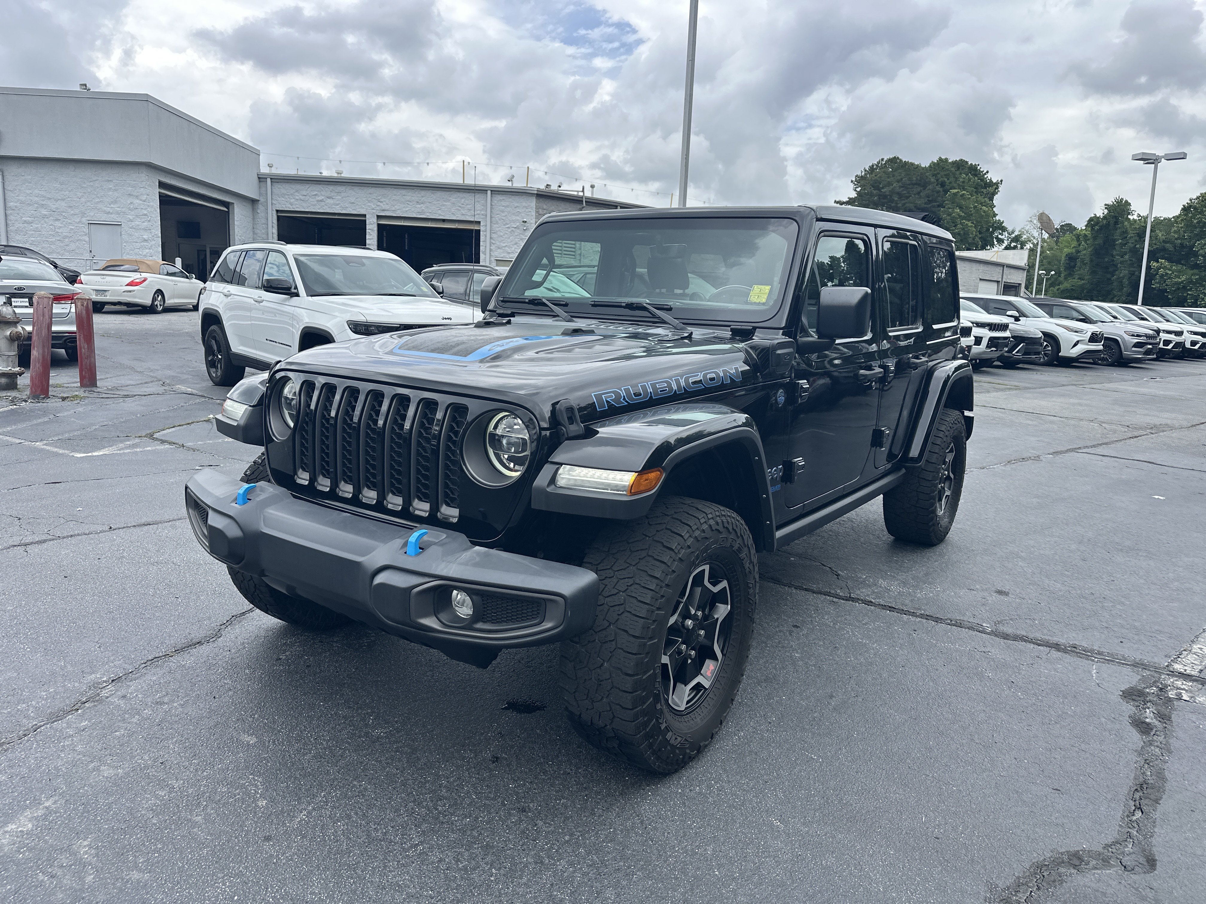 Used 2022 Jeep Wrangler Unlimited Rubicon 4xe AWD/4WD image 5
