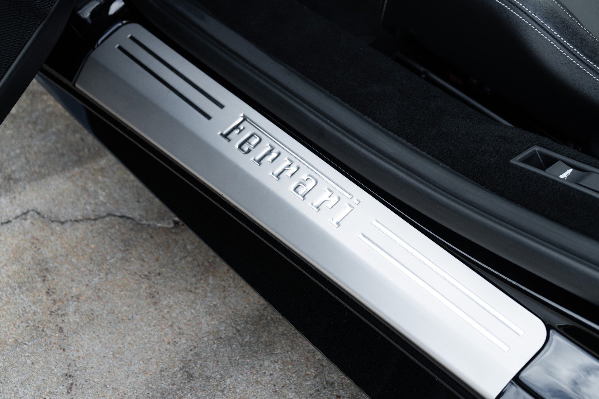 Used 2013 Ferrari 458 Spider image 41