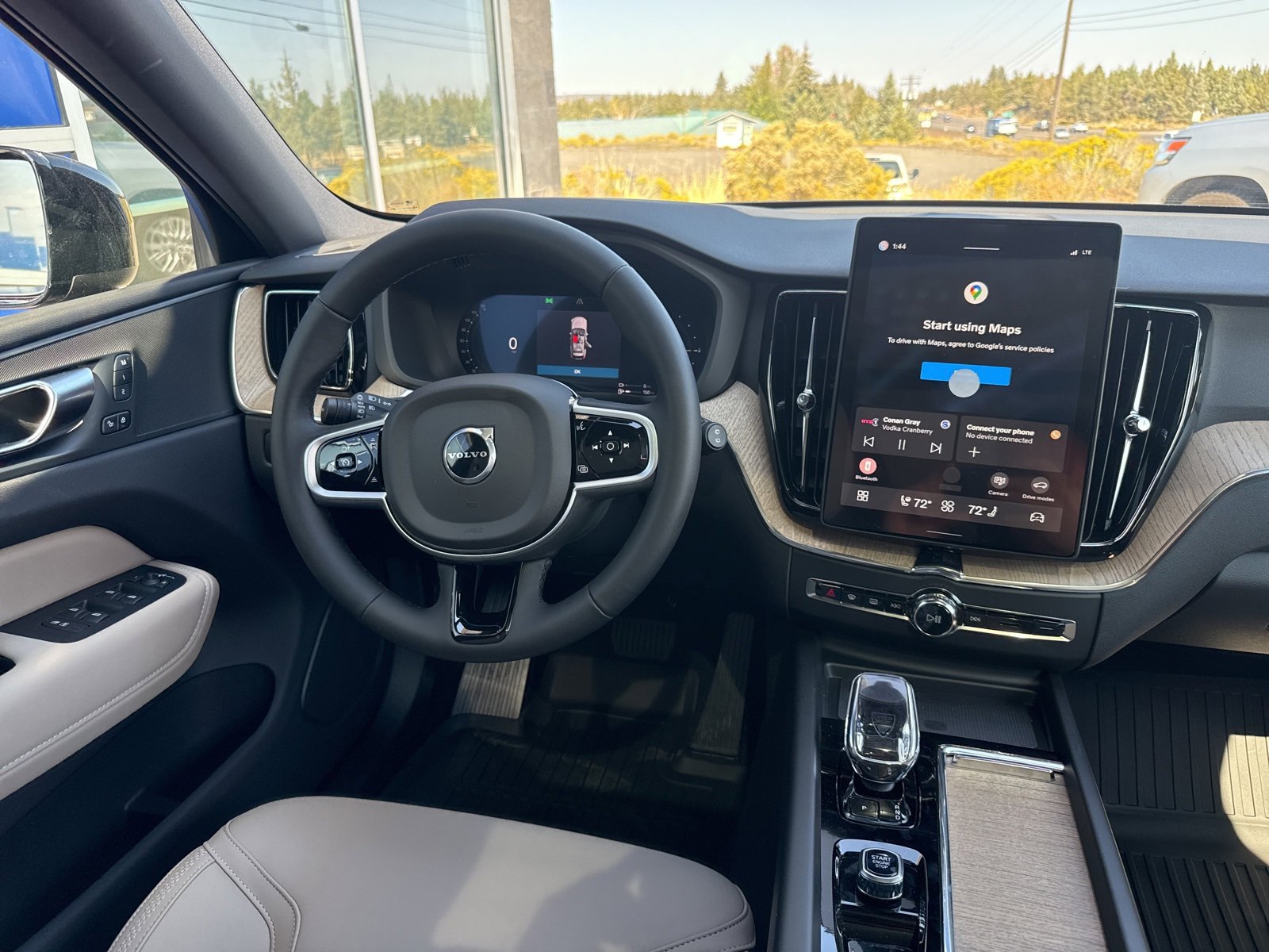 New 2026 Volvo XC60 T8 Plus w/ Protection Package Premier image 17