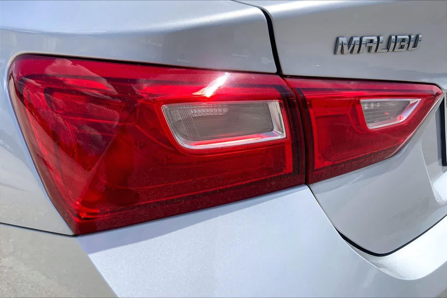 Used 2020 Chevrolet Malibu LS FWD image 28